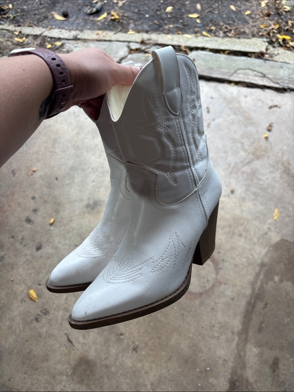 SHEIN White Pointed Toe Western Ankle Boots with Block Heel